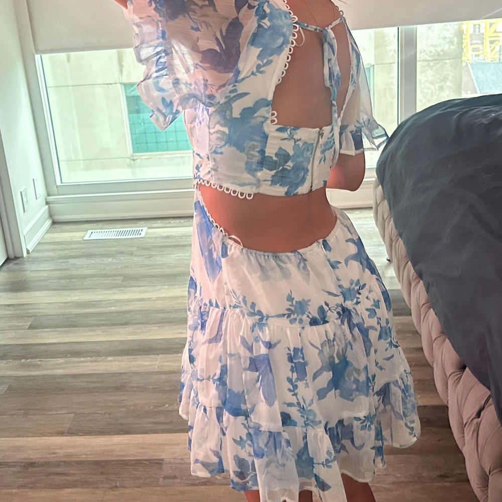 Blue and white Sabo Dress - Picture 3 of 4